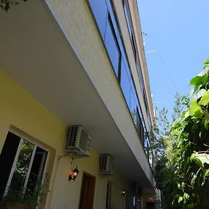 haxhiu-hotel.hotels-in-tirana.com/